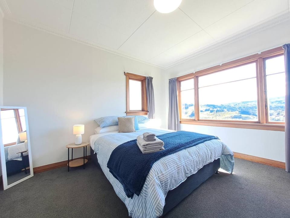 Spacious, Affordable, Peaceful Family Home House in Dunedin