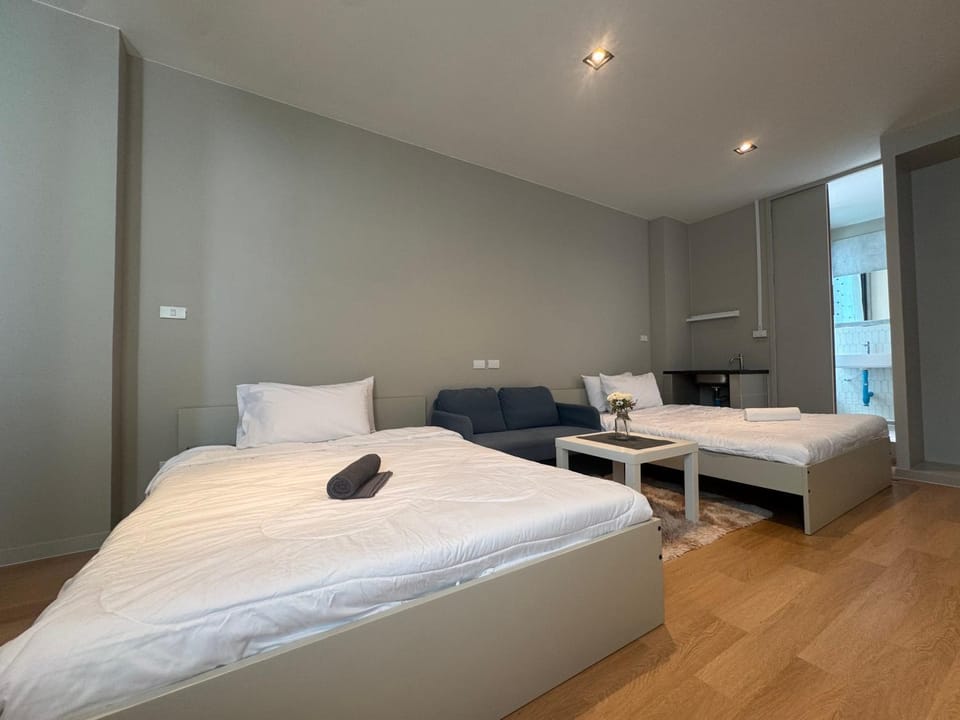 The Elegant Bangna Suvarnabhumi Apartment in Bangkok