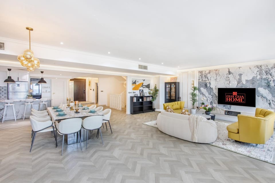 TV and multimedia, Kitchen or kitchenette, Living room, Seating area, Dining area, oven