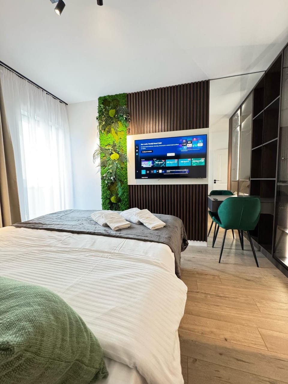 Communal lounge/ TV room, Bed, TV and multimedia, Photo of the whole room, Evening entertainment, Bedroom
