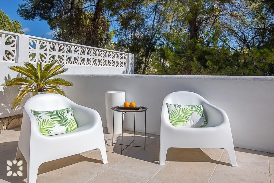 Patio, Spring, Day, Garden, View (from property/room), Balcony/Terrace, Living room, Seating area, Garden view