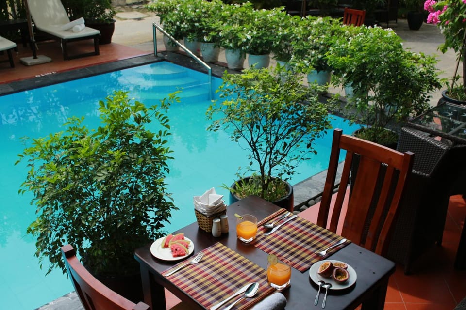 Garden, Balcony/Terrace, Food and drinks, Dining area, Pool view