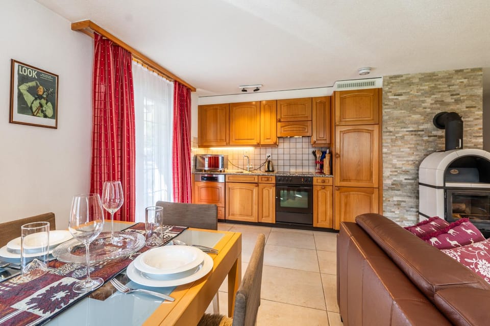Kitchen or kitchenette, kitchen, kitchen