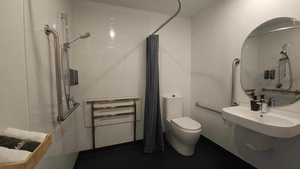 Toilet, Bathroom, acessibility