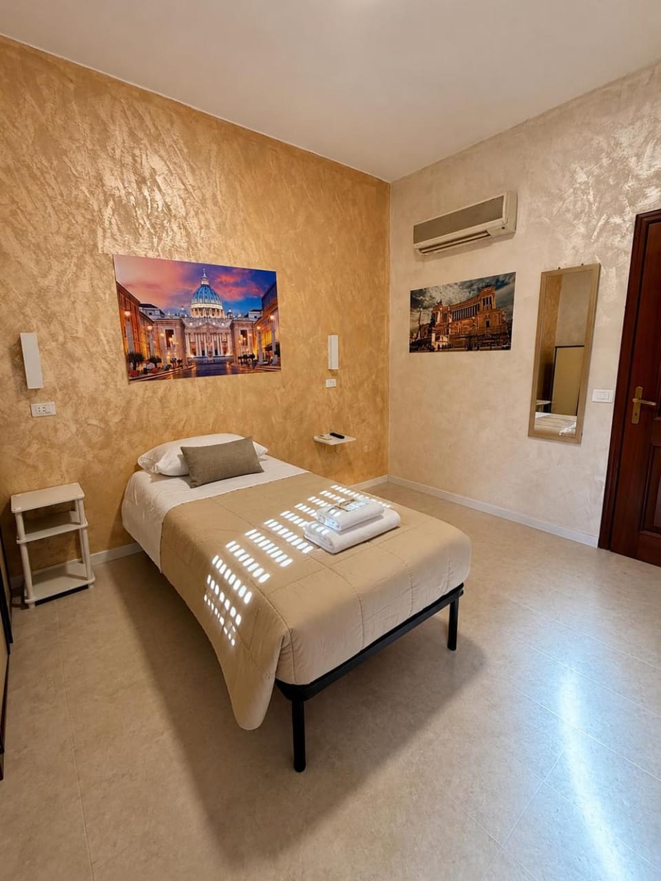 Cinecittà Rooms Haven Bed and Breakfast in Rome