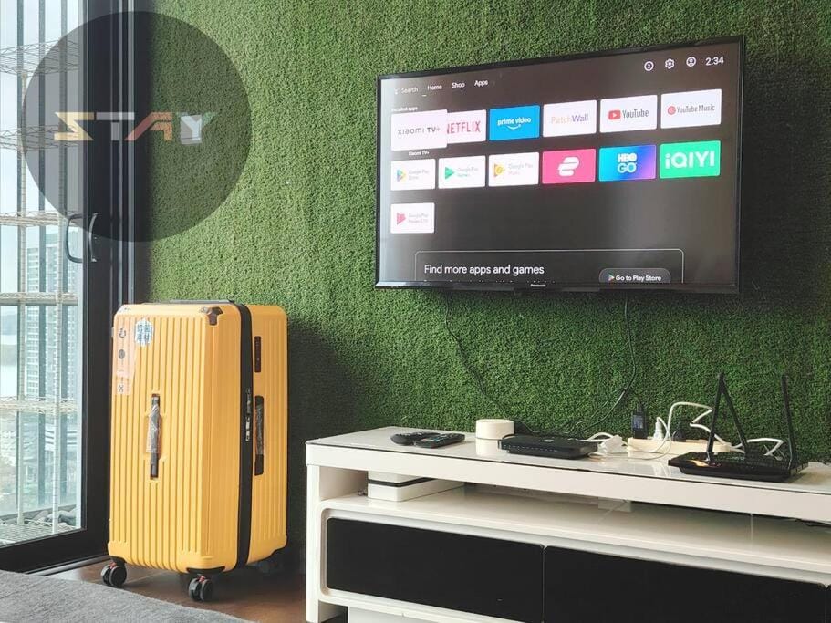Almas Suites Cozy King Bed Studio Netflix By STAY Apartment in Johor