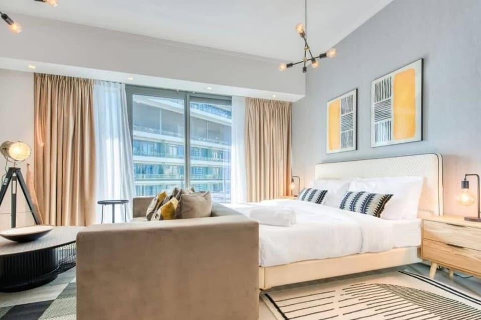 Bright & Serene Flat in the Marina, by Only Stays Apartment in Dubai