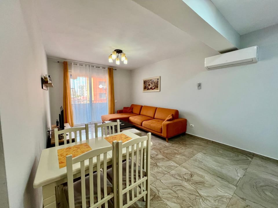 Living room, Seating area, Dining area, air conditioner