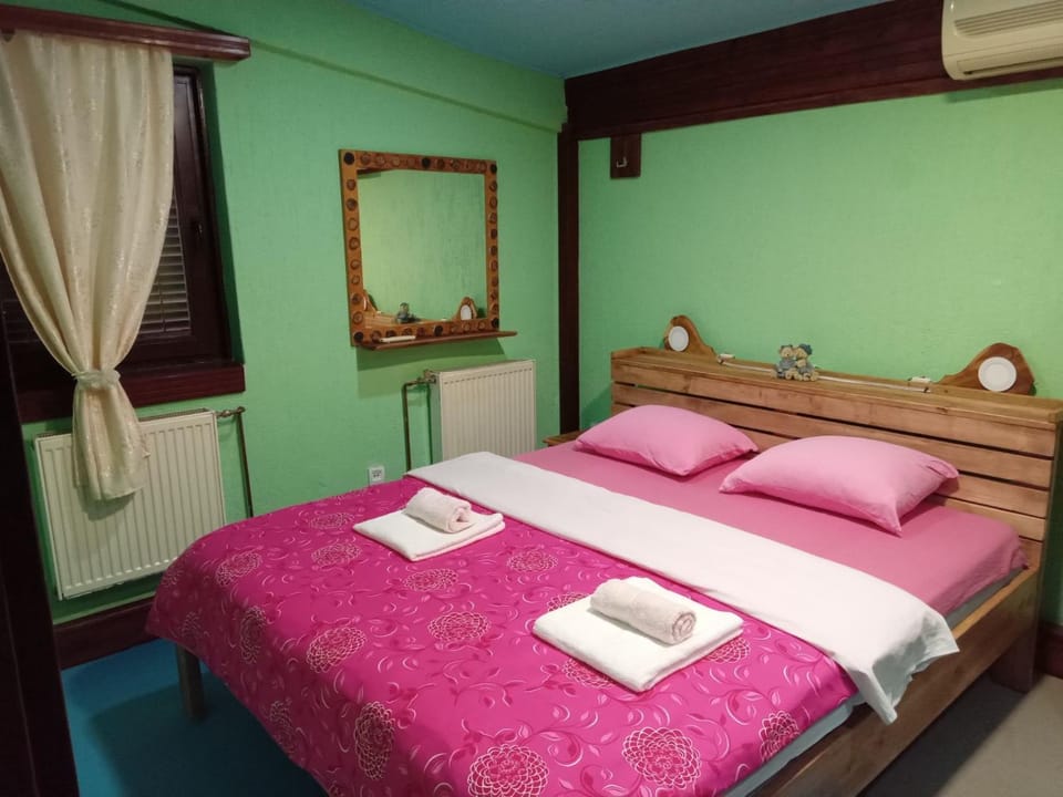 Apartman Retro Apartment in Federation of Bosnia and Herzegovina