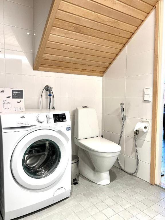 Toilet, Bathroom, washing machine