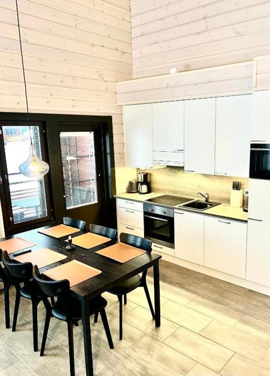 Kitchen or kitchenette, Dining area, dishwasher, oven, pet friendly, stove, toaster