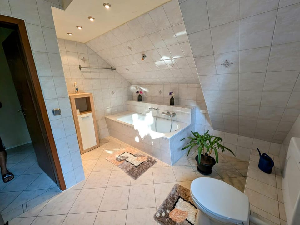 Bathroom, Bath, towels