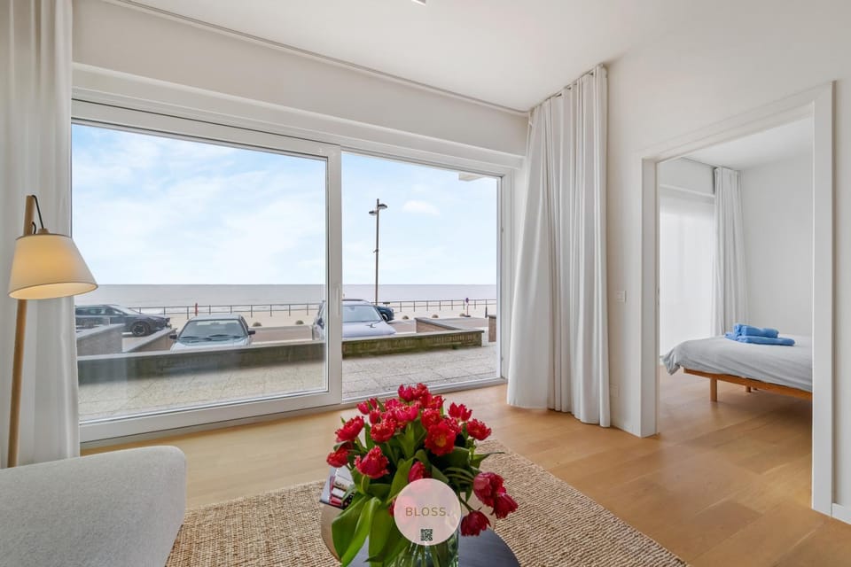 View (from property/room), Balcony/Terrace, Living room, Seating area