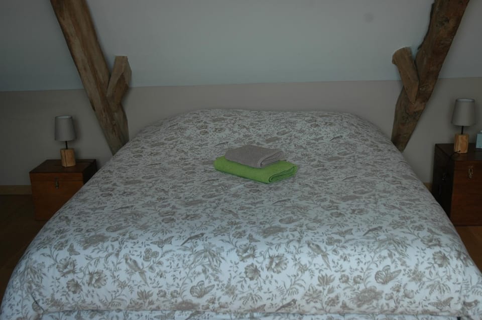 Chambre d'Hôte La Maison du Mesnil Bed and Breakfast in Normandy