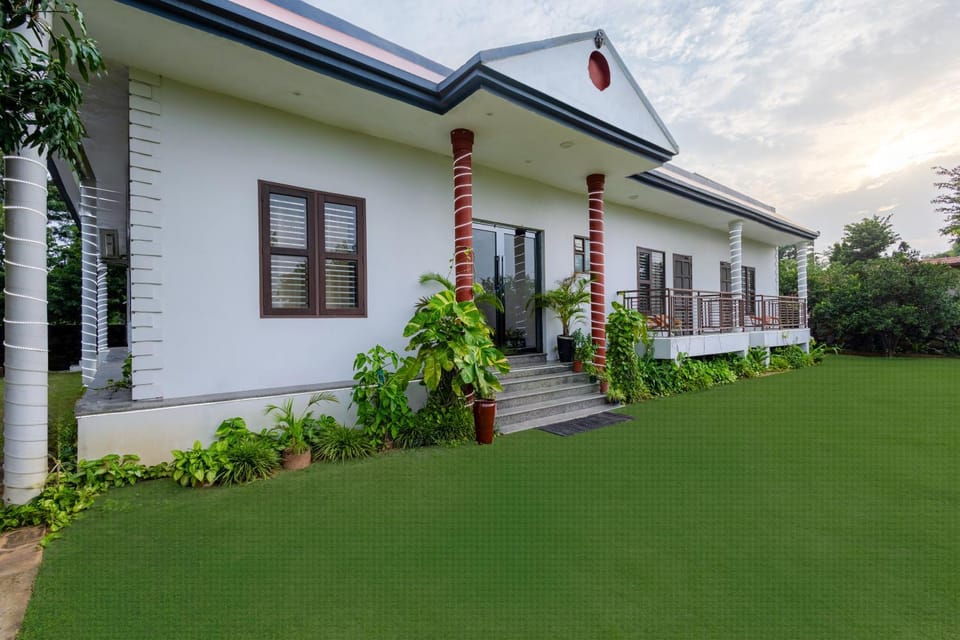 Property building, Spring, Day, Garden, Garden view