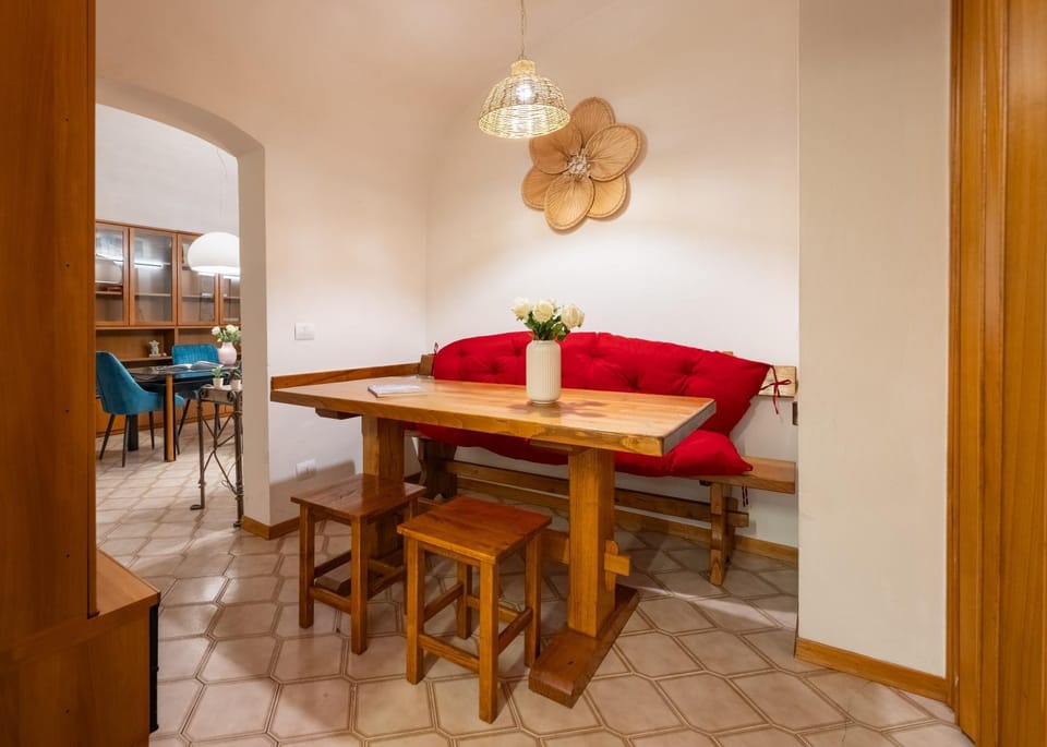 Dining area, Lunch