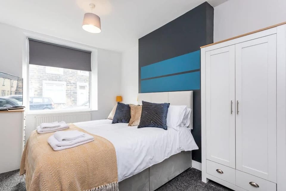 Stylish 3BR home in Burnley - ideal for all guest types- Free Parking Available House in Burnley