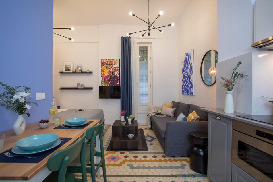 Kitchen or kitchenette, Living room, Dining area, Bedroom, stove, kitchen