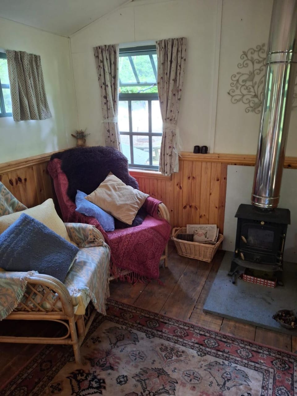 Living room, Seating area