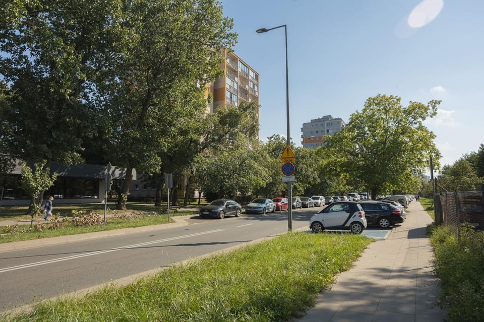 Neighbourhood, Location