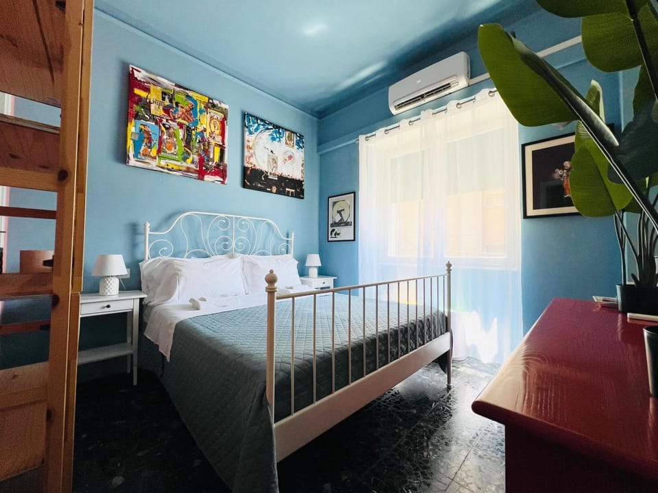 Bed, Photo of the whole room, Bedroom, air conditioner