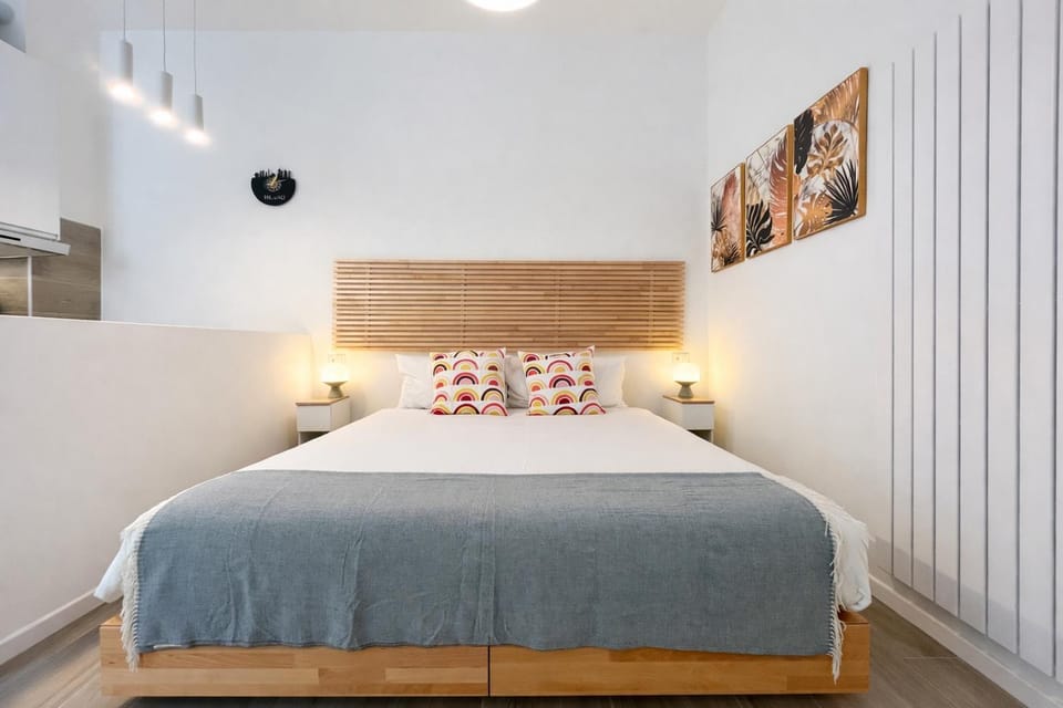 Bed, Photo of the whole room, Bedroom