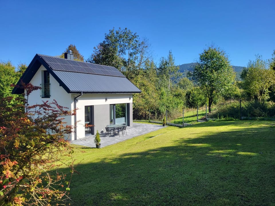Property building, Day, Natural landscape, Garden