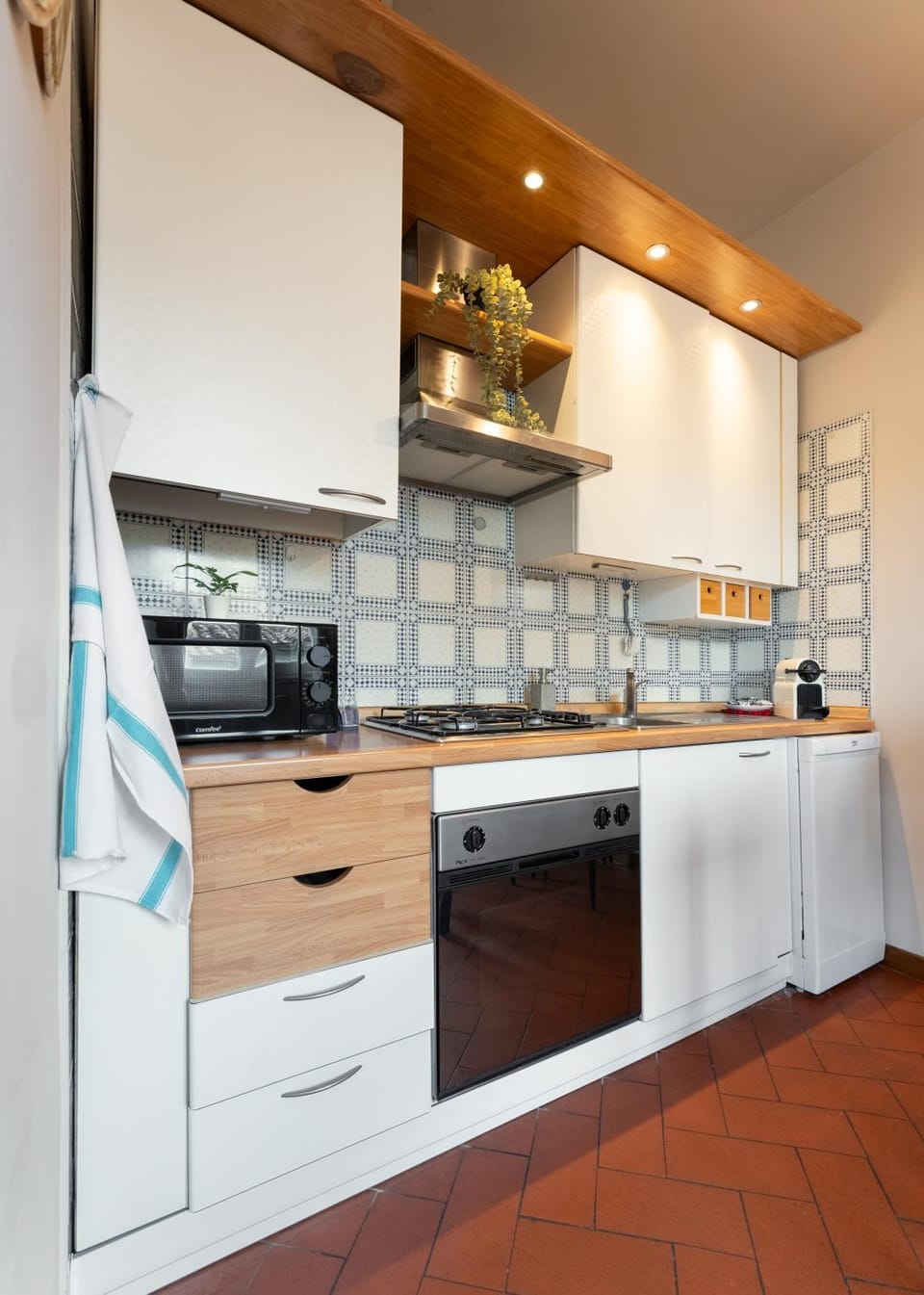 microwave, kitchen