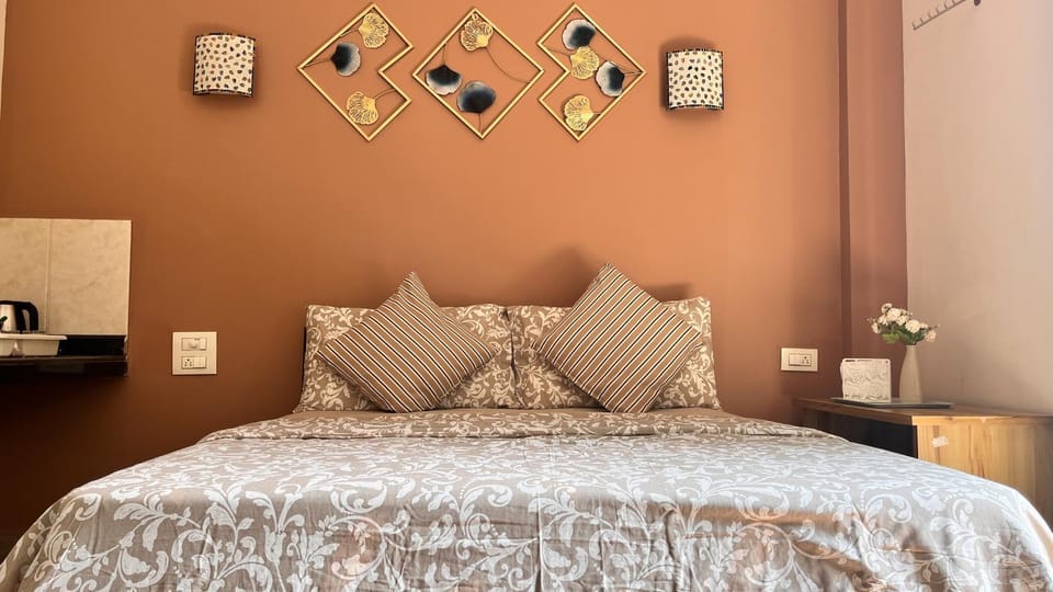 Bed, Decorative detail, Bedroom