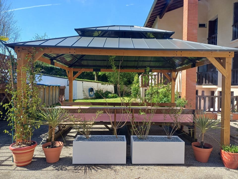 La Maison Famille Bed and Breakfast in Occitanie