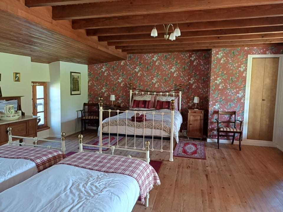 La Maison Famille Bed and Breakfast in Occitanie