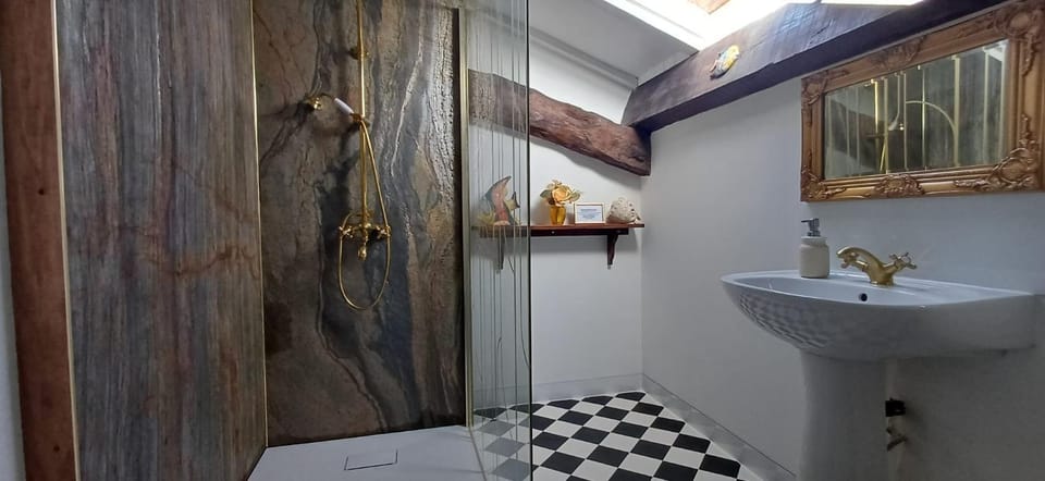 La Maison Famille Bed and Breakfast in Occitanie