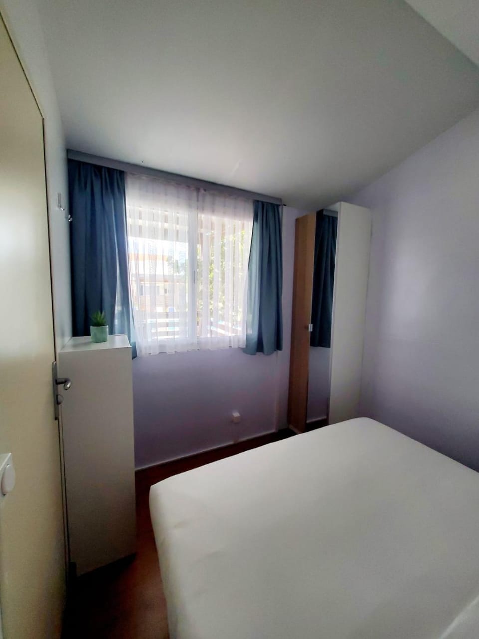 Bed, Photo of the whole room, Bedroom, wardrobe