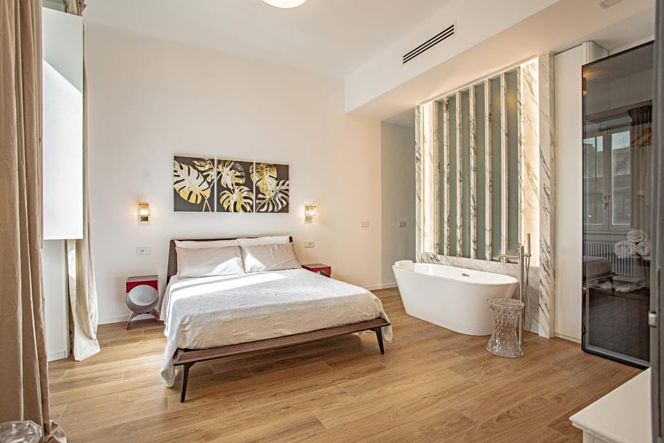 Bed, Bathroom, Photo of the whole room, Bedroom, Bath
