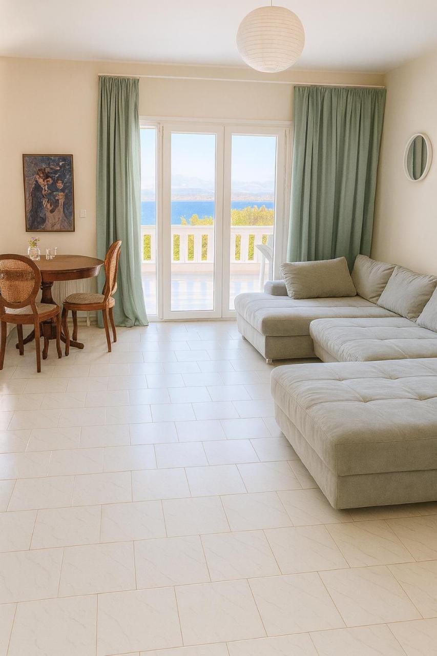 Caecilia & Lawrence Organic Mediterranean Sea Villa Bed and Breakfast in Euboea