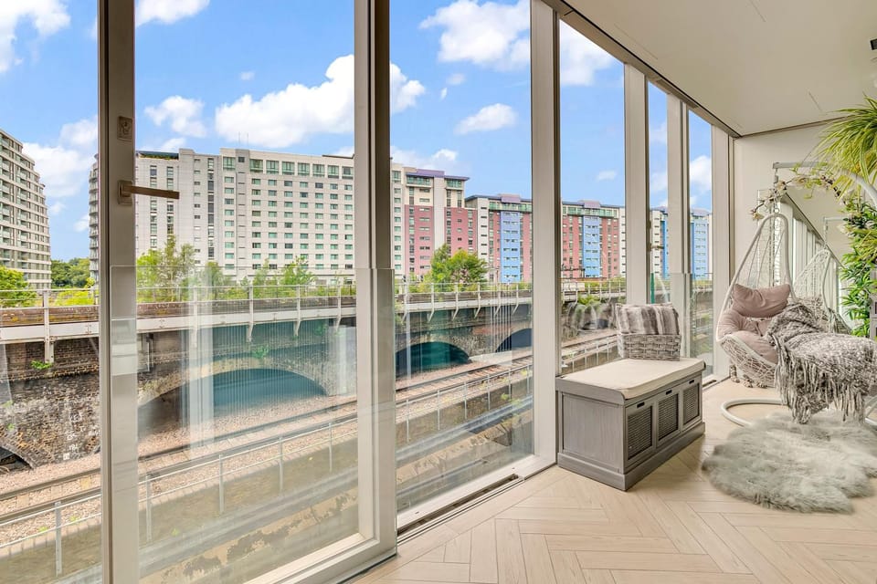 View (from property/room), Balcony/Terrace, Seating area