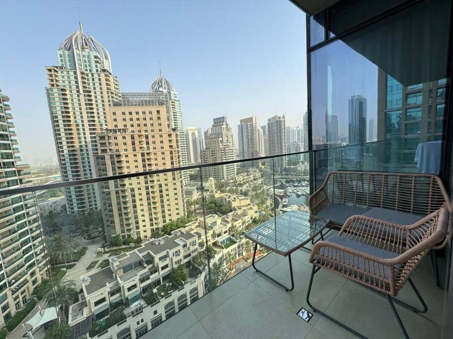 Lux 2BR in Marina Gate with Stunning Views Apartment in Dubai