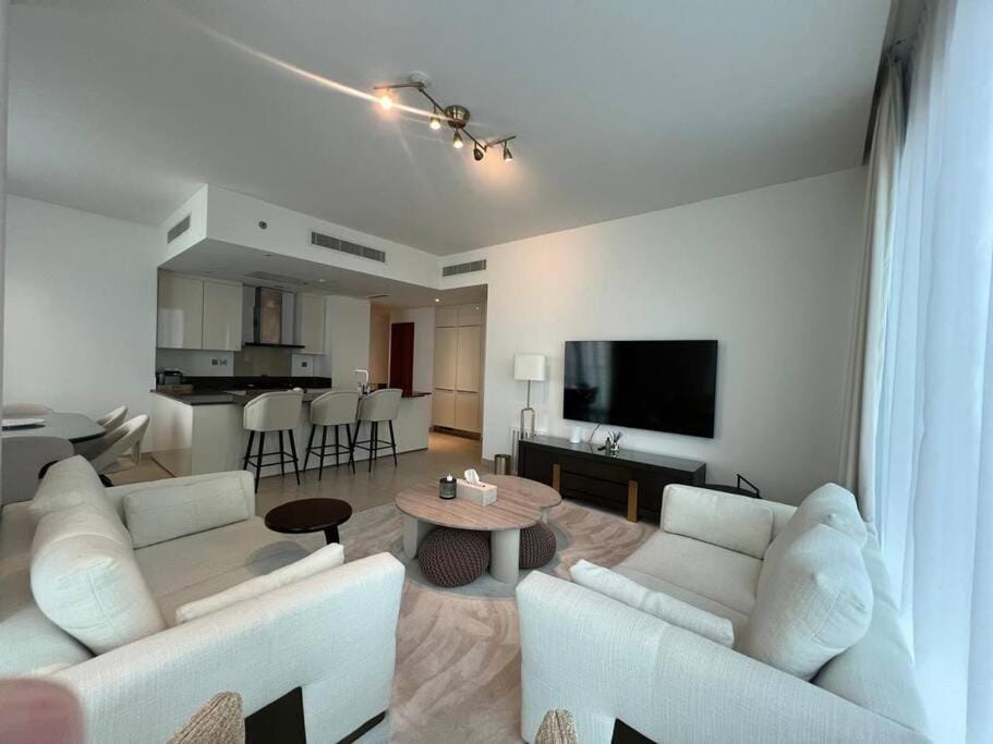 Lux 2BR in Marina Gate with Stunning Views Apartment in Dubai