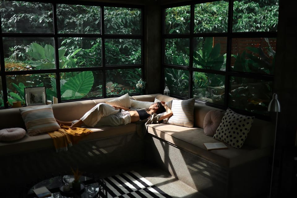 Living room, Seating area