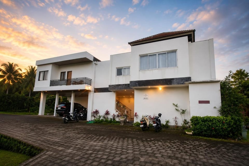 Property building, Garden, Garden view