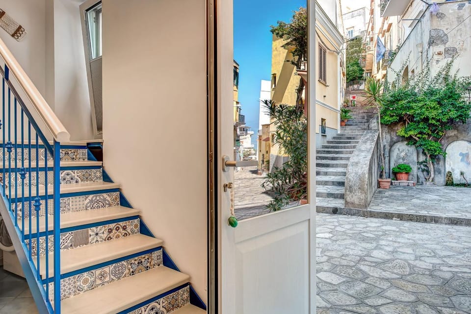 Facade/entrance, Spring, Winter, Summer, Autumn