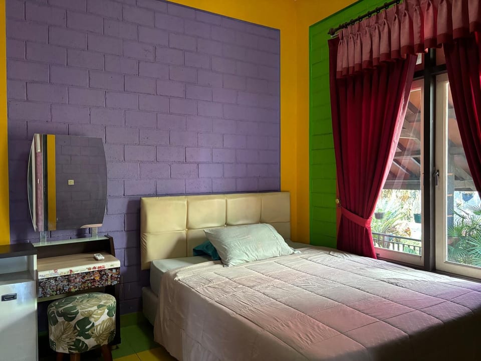 Kitchen or kitchenette, Bedroom