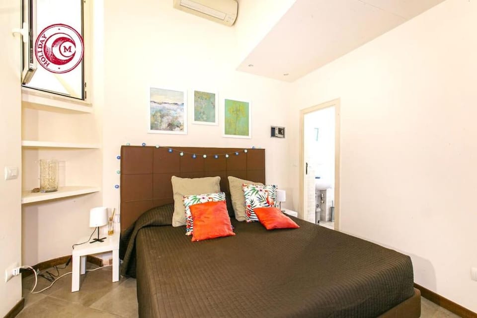 Bed, Photo of the whole room, Bedroom, air conditioner