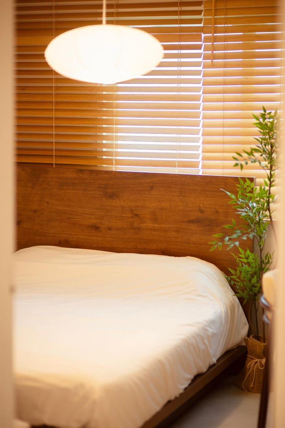 Bed, Seating area, Bedroom, heating, air conditioner