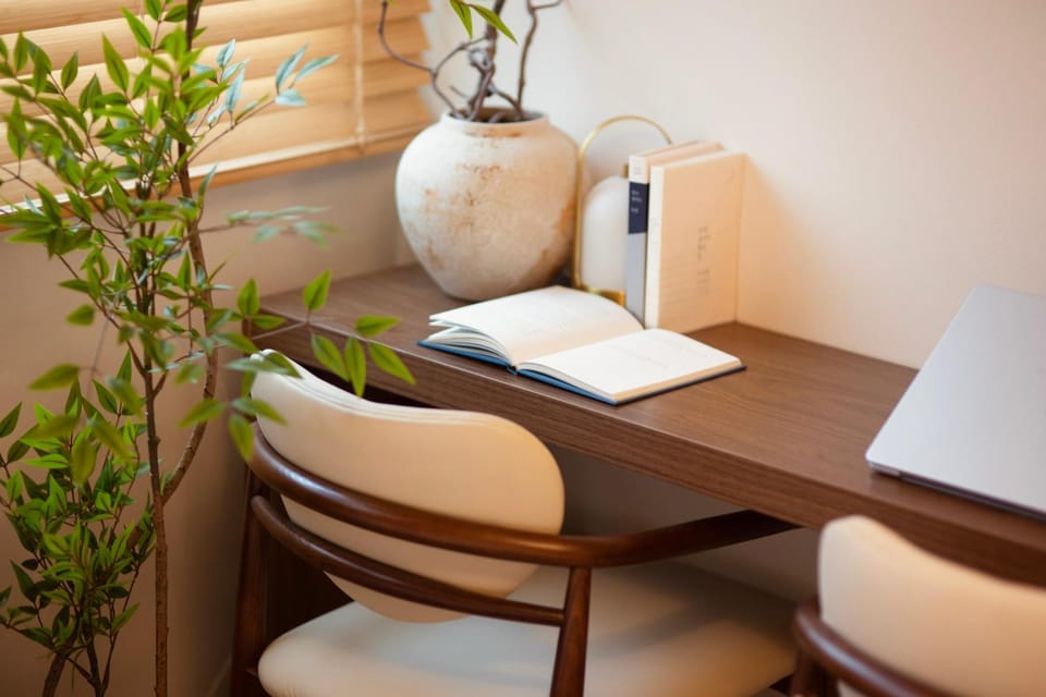 Seating area, Bedroom, heating, air conditioner