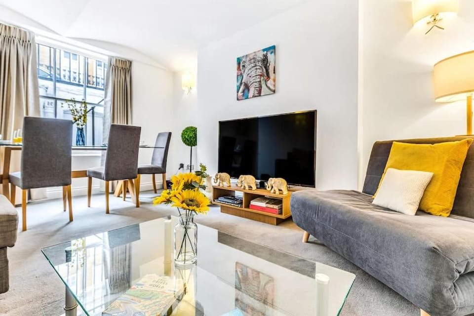 Elegant Apartment in The Heart Of Chelsea Sleeps 7 Apartment in City of Westminster
