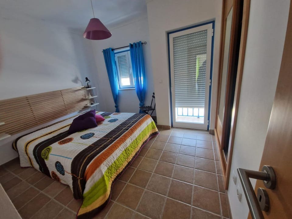 Photo of the whole room, Bedroom, towels