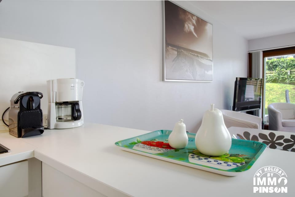 Kitchen or kitchenette, Food