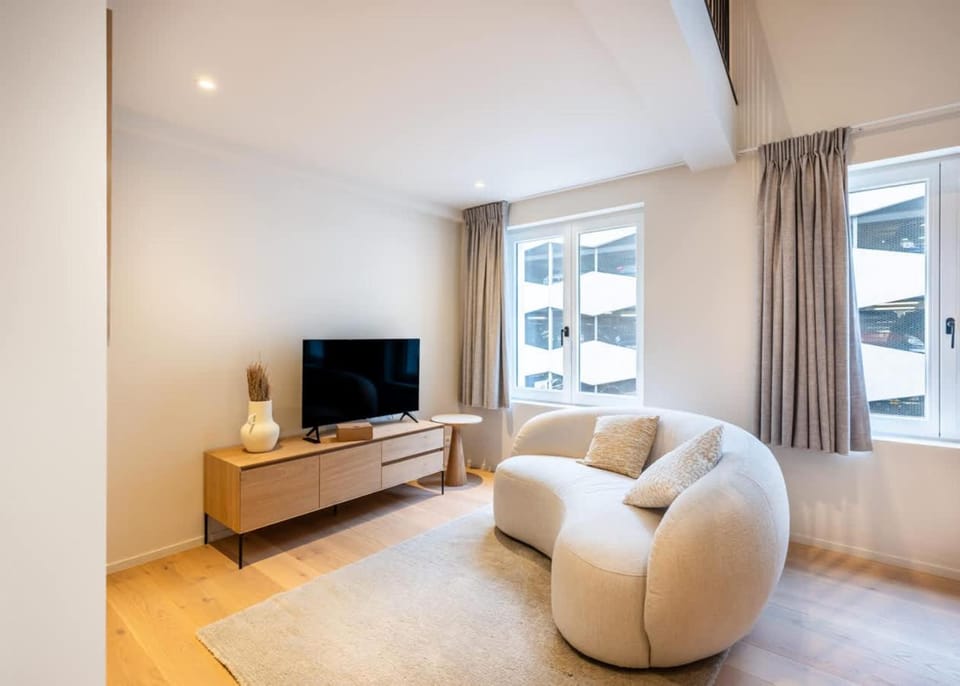 Luxurious duplex studio in prime location, heart of Ghent Apartment in Ghent