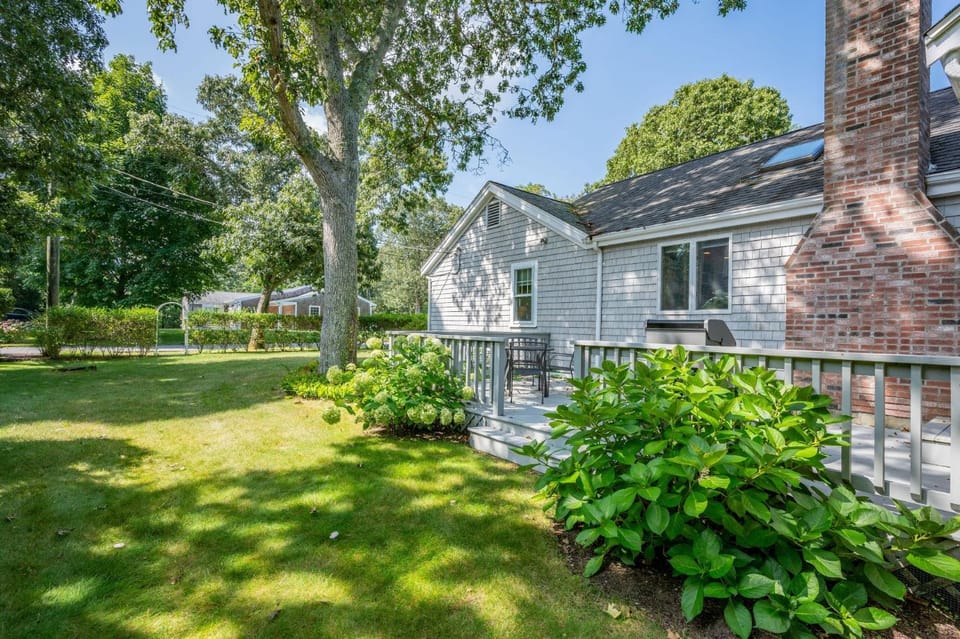 Gray's Getaway: Dog-Friendly Cottage Near Beach House in Yarmouth Port